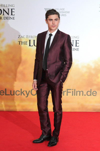 Zac Efron-AMB-001497