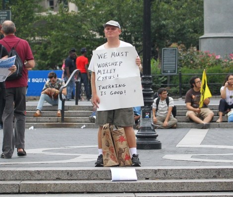 enhanced-buzz-wide-8974-1377878888-7